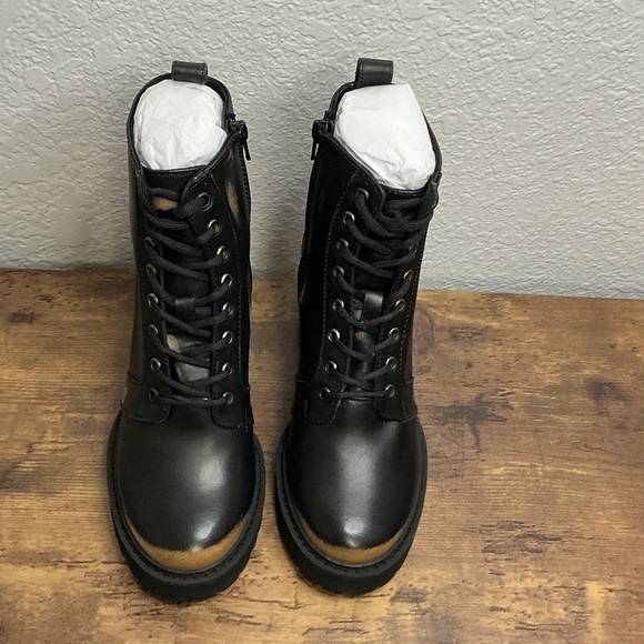 Steve Madden rivet black distressed booties - Picture 2 of 8